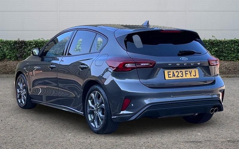 Used Ford Focus ST-Line 125 HP (91 kW) 2023 Grey Hatchback
