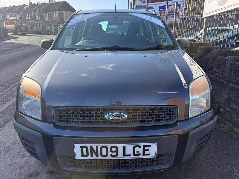 Used Ford Fusion Style 79 HP (58 kW) 2009 Grey Hatchback