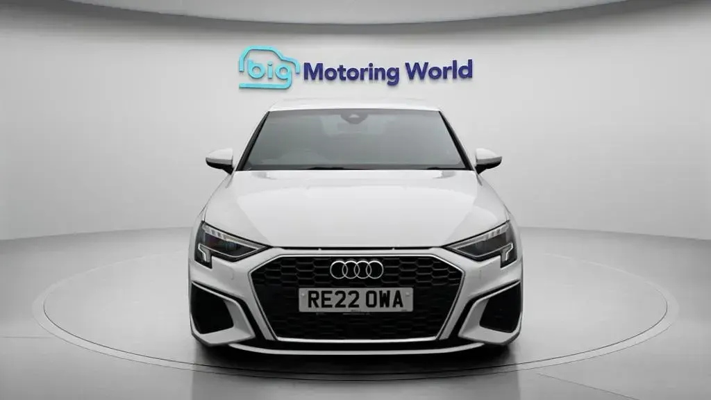 Used Audi A3 Sportback S-Line 150 HP (110 kW) 2022 White Hatchback