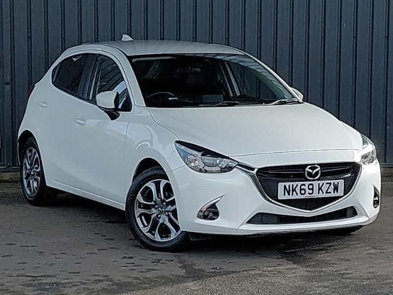 Used Mazda 2 Inclusive 90 HP (66 kW) 2019 White Hatchback