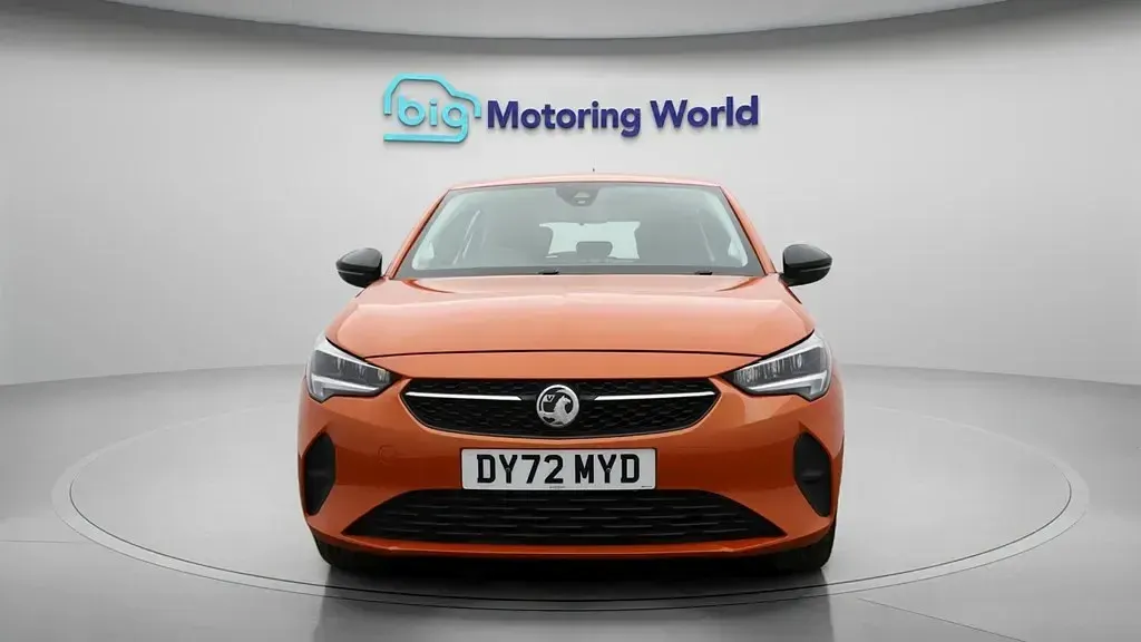 Second-hand Vauxhall Corsa Design Edition 75 CP (55 kW) 2022 Portocaliu Hatchback