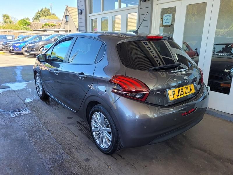 Second-hand Peugeot 208 Signature Sky 2019 Gri Hatchback