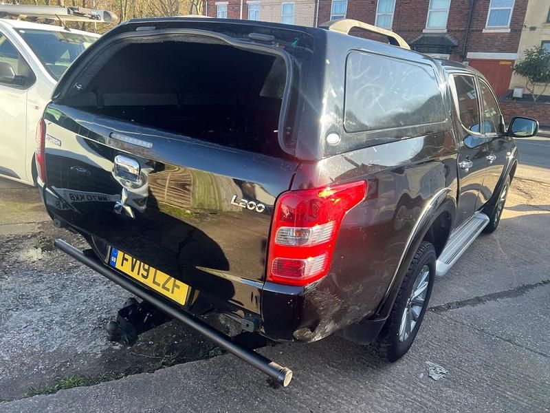 Used Mitsubishi L200 181 HP (133 kW) 2019 Black Pickup