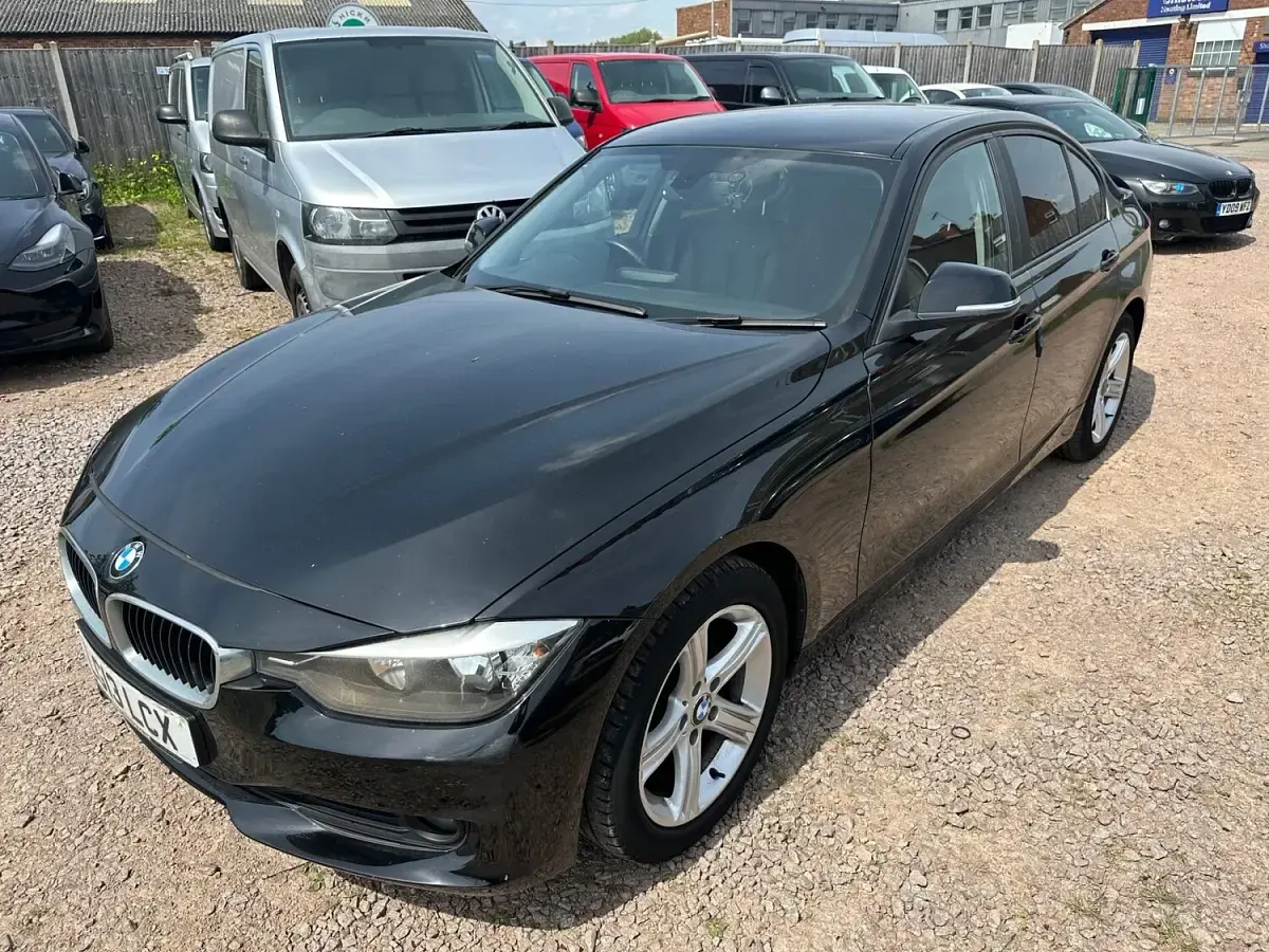 Used BMW 318 2013 Black Sedan