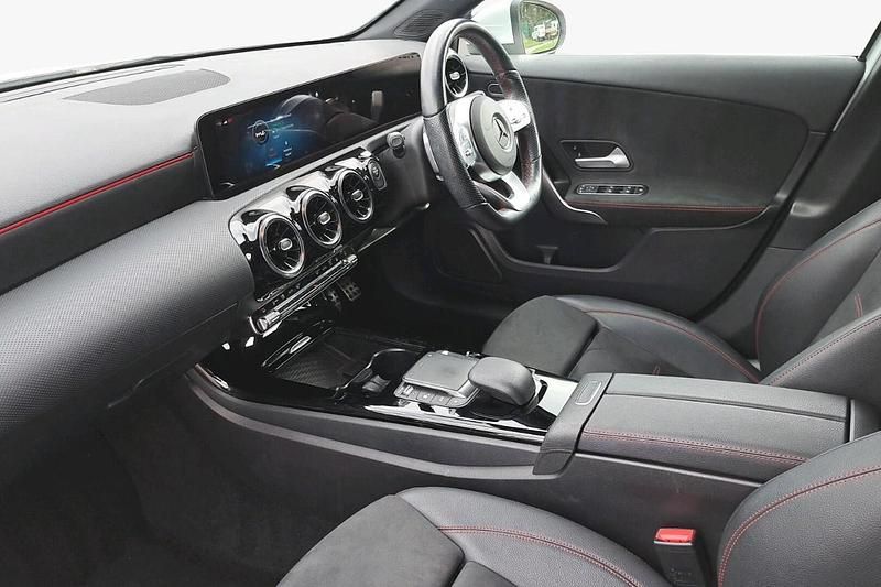 Used Mercedes A250 Executive 215 HP (158 kW) 2021 White Hatchback