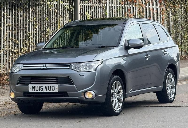 Grey Used 2015 Mitsubishi Outlander P-HEV Estate | £7,500 (Good price) - Image 1/4