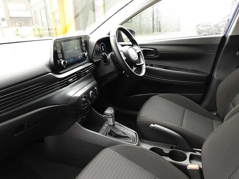 Used Hyundai i20 SE 100 HP (73 kW) 2023 Blue Hatchback