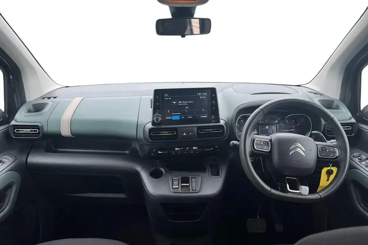 Used Citroën Berlingo XTR 130 HP (95 kW) 2024 Grey MPV