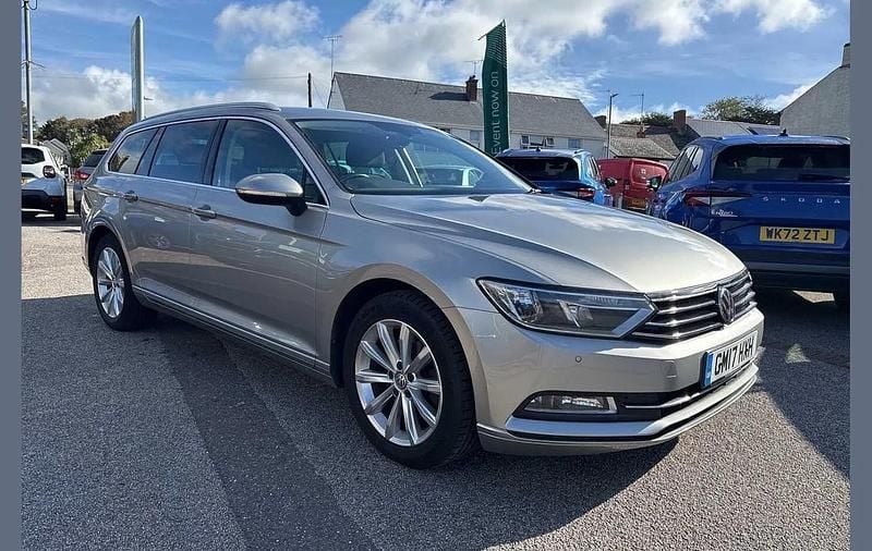 Silver Used 2017 VW Passat Business Estate | £10,995 (Good price) - Image 1/4