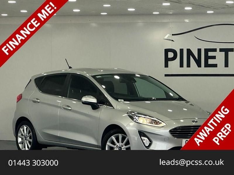 Used Ford Fiesta Titanium 100 HP (73 kW) 2019 Silver Hatchback
