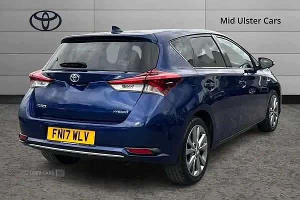 Used Toyota Auris Hybrid 2017 Blue Hatchback