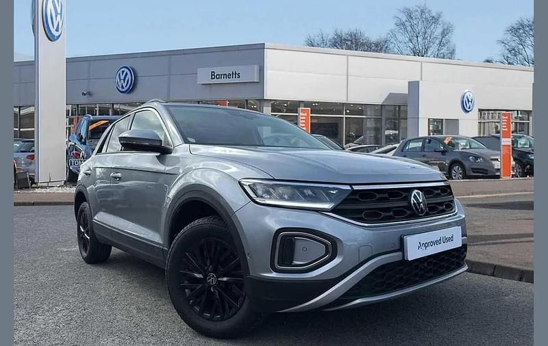 Silver Used 2022 VW T-Roc Life SUV | £17,490 (Fair price) - Image 1/4