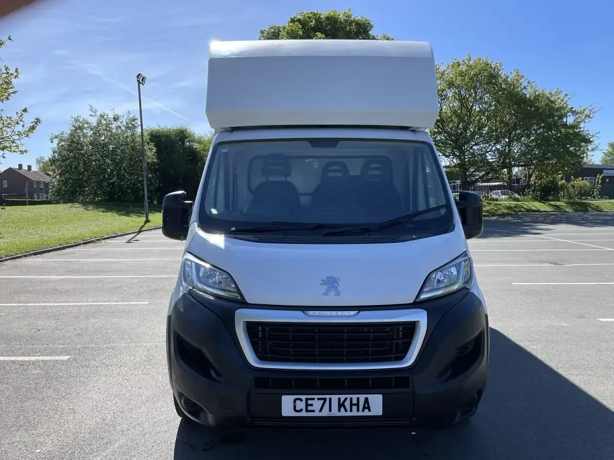 Used Peugeot Boxer S 140 HP (102 kW) 2021 White Van