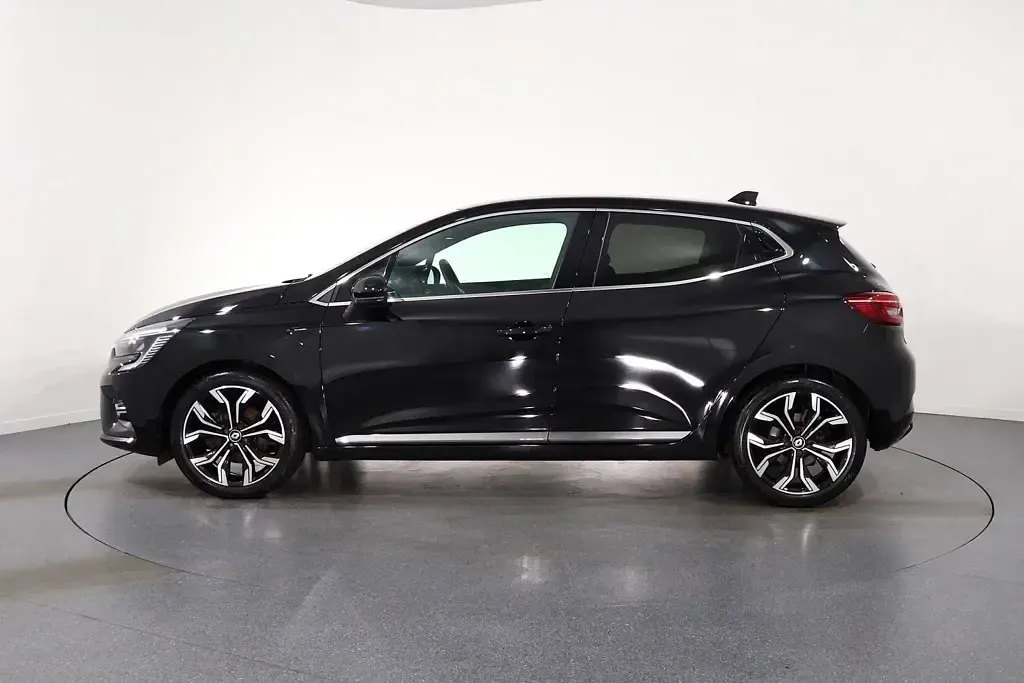 Used Renault Clio Techno 2022 Black Hatchback