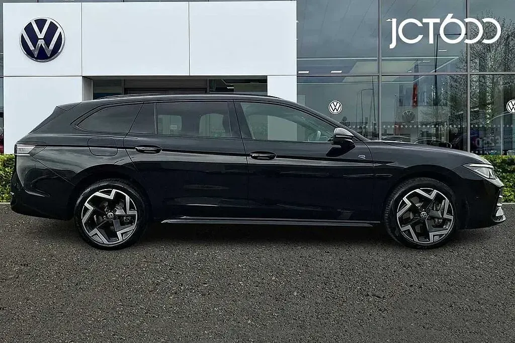 Used VW Passat R-line 272 HP (200 kW) 2025 Black Estate
