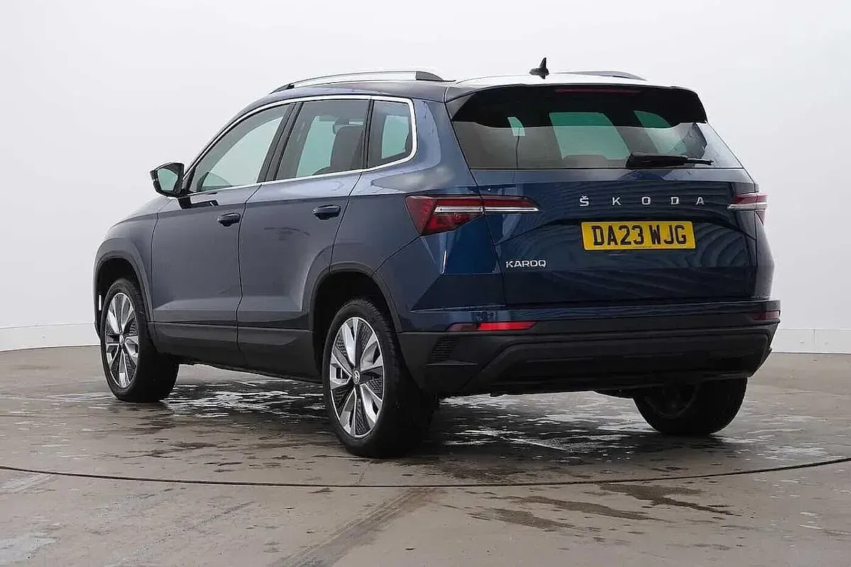 Used Skoda Karoq SE L 150 HP (110 kW) 2023 Petrol blue metallic SUV