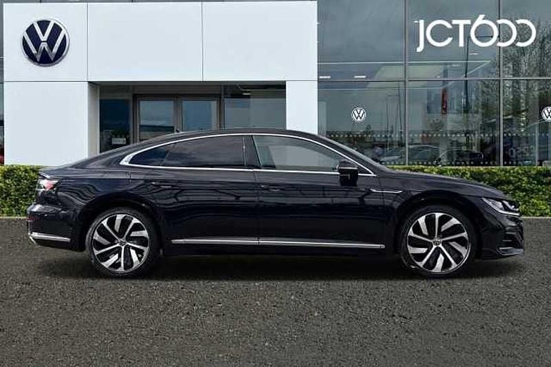Usado VW Arteon R-line 150 HP (110 kW) 2023 Preto Citadino