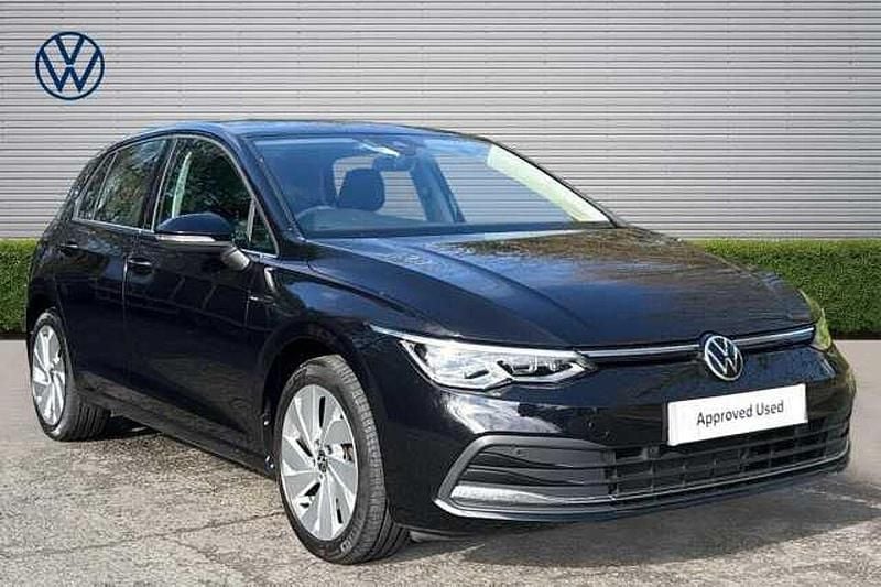 Begagnad VW Golf VIII 130 HK (95 kW) 2021