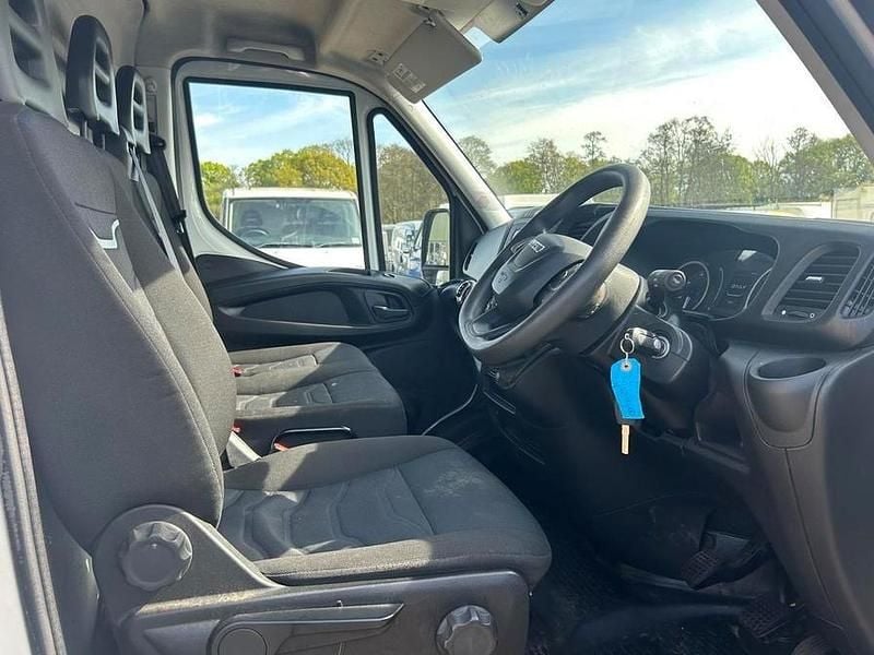 Used Iveco Daily 136 HP (100 kW) 2021 White Van