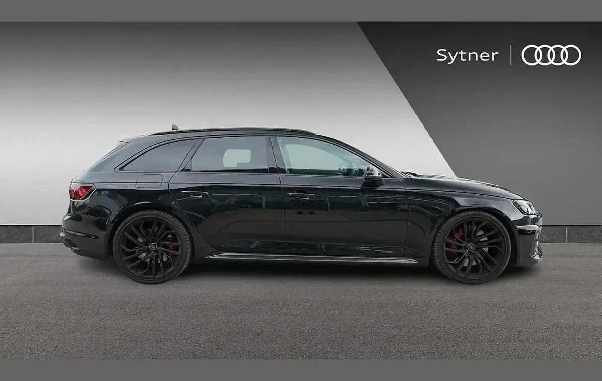 Used Audi RS4 Design 444 HP (326 kW) 2023 Black Estate