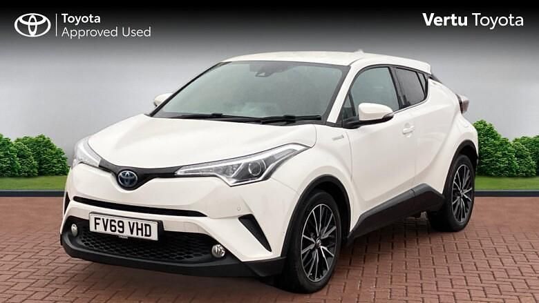 Used Toyota C-HR 122 HP (89 kW) 2019 White SUV