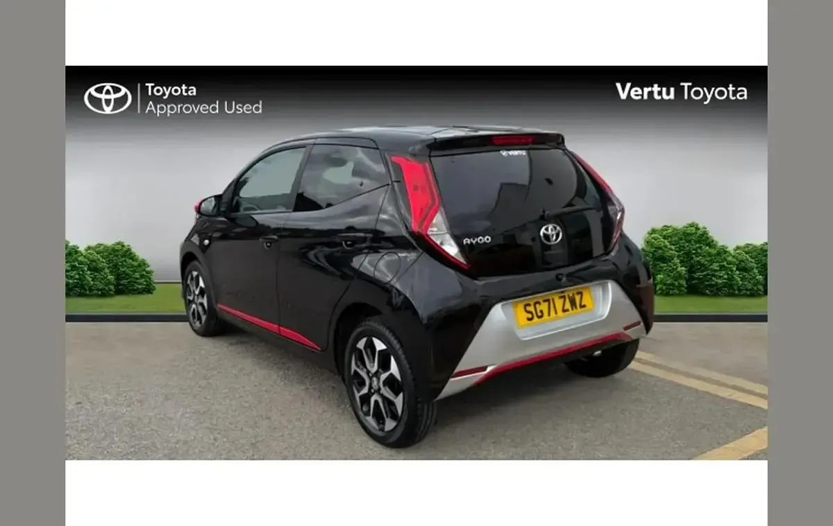Used Toyota Aygo Trend 72 HP (52 kW) 2021 Black Hatchback