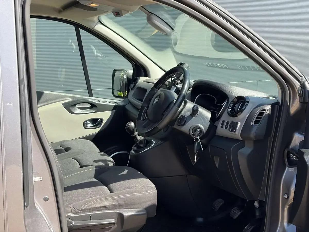 Used Renault Trafic 2018 Grey MPV