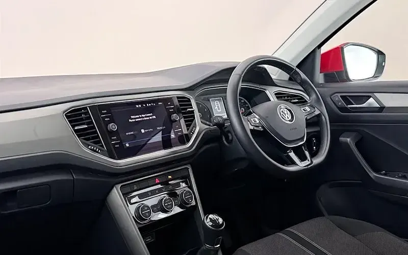 Used VW T-Roc SE 116 HP (85 kW) 2020 Red SUV