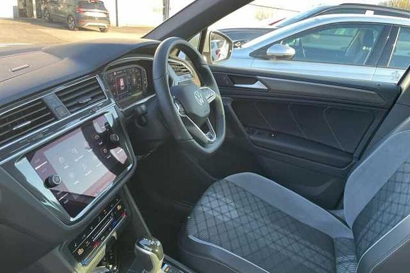 Used VW Tiguan R-line Edition 150 HP (110 kW) 2024 Silver SUV