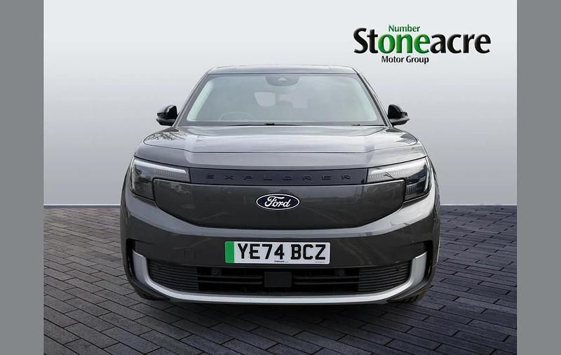 Begagnad Ford Explorer Select 210 kW (286 HK) 2024 Grå SUV