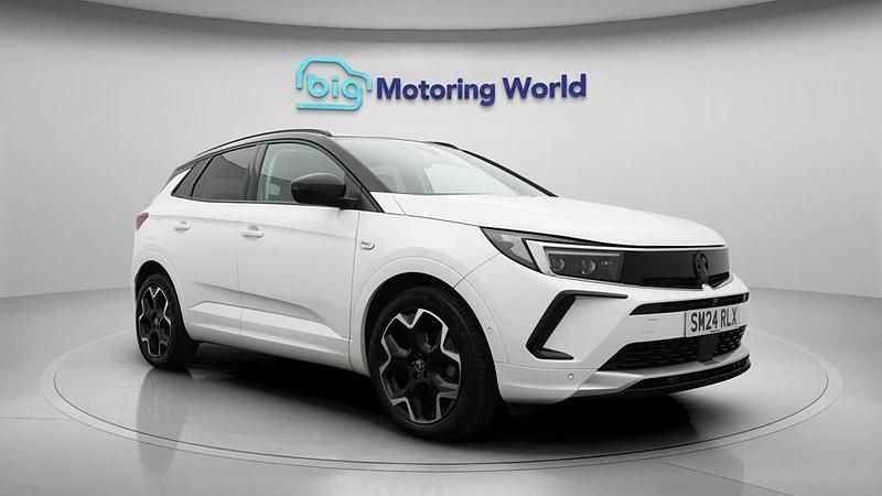 Used Vauxhall Grandland X Ultimate 130 HP (95 kW) 2024 White SUV