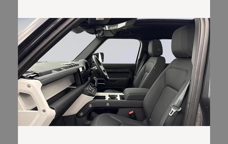 Used Land Rover Defender SE Dynamic 344 HP (253 kW) 2025 Grey SUV