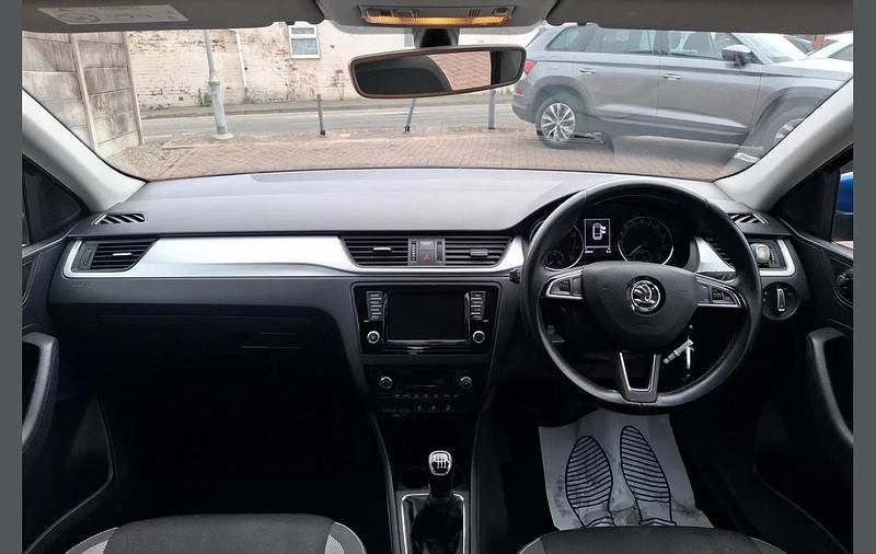 Used Skoda 110 R SE 108 HP (79 kW) 2018 Blue Estate