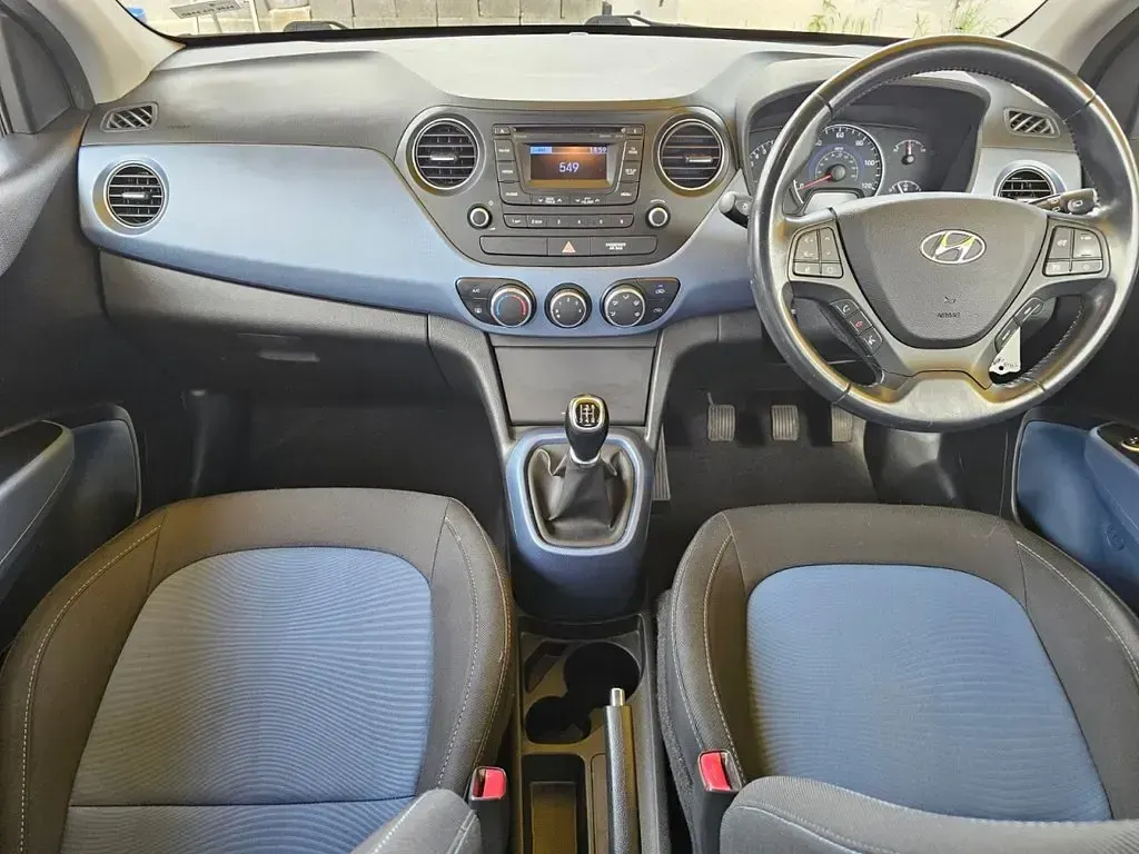 Used Hyundai i10 Premium 87 HP (63 kW) 2014 Blue Hatchback
