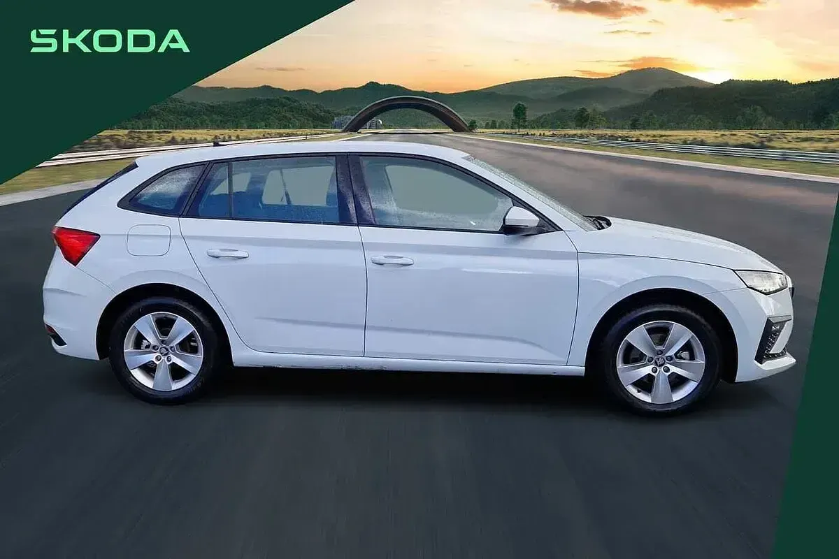 Gebraucht Skoda Scala SE 115 PS (84 kW) 2025 Weiß Kleinwagen