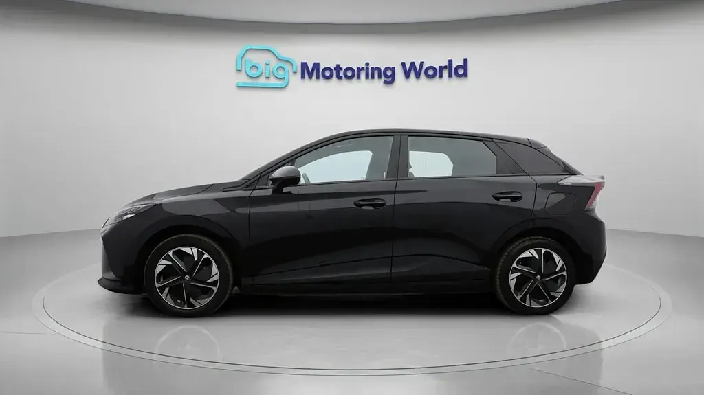 Begagnad MG MG4 EV SE 319 kW (435 HK) 2024 Halvkombi