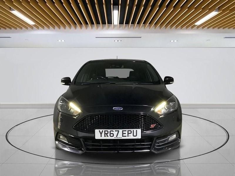 Used Ford Focus ST 185 HP (136 kW) 2017 Black Hatchback