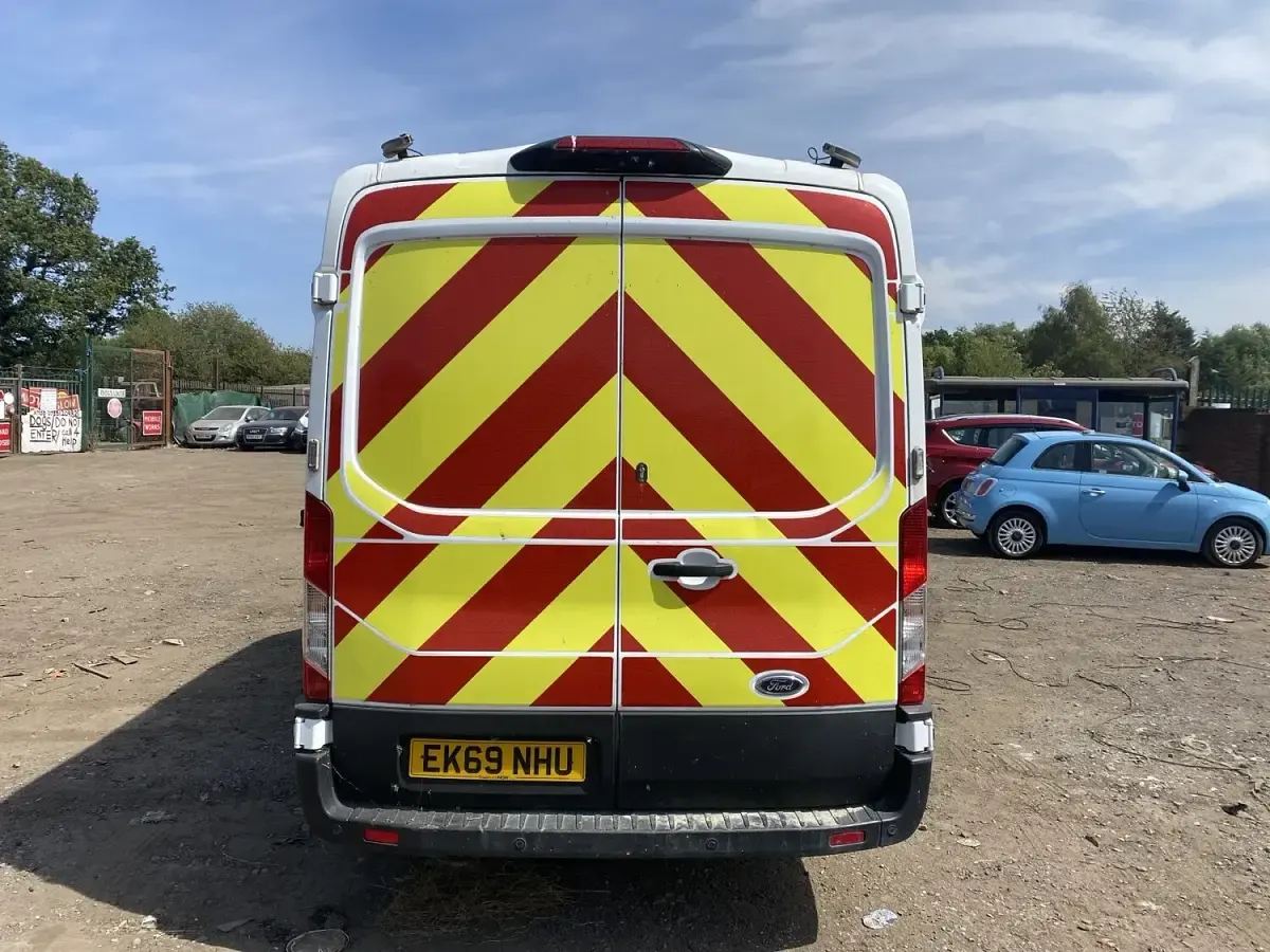Used Ford Transit 105 HP (77 kW) 2019 White Van