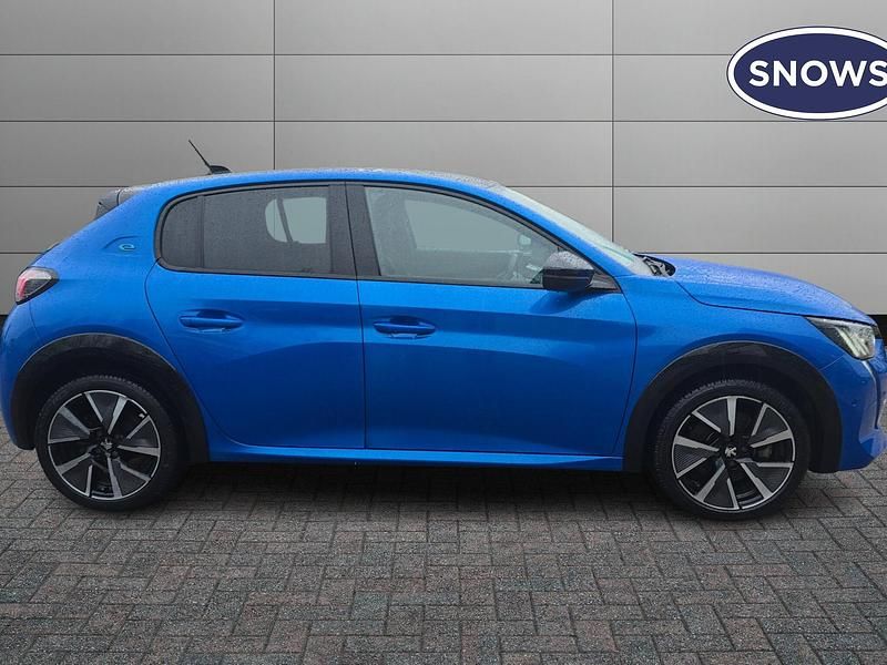 Used Peugeot e-208 Premium 100 kW (136 HP) 2022 Metallic blue Hatchback