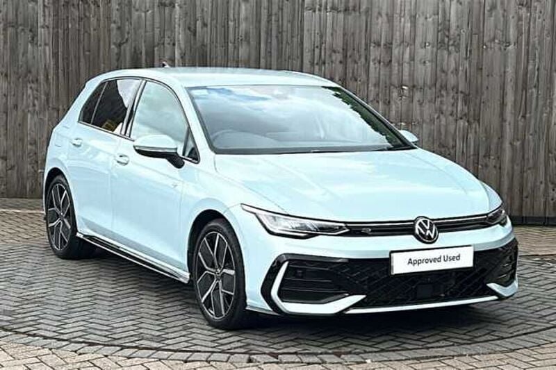 Used 2025 VW Golf VIII R-line | £28,199 (Expensive) - Image 1/4