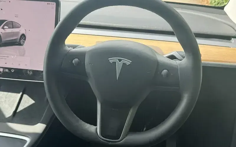 Used Tesla Model Y Long Range AWD 286 kW (389 HP) 2022 White SUV