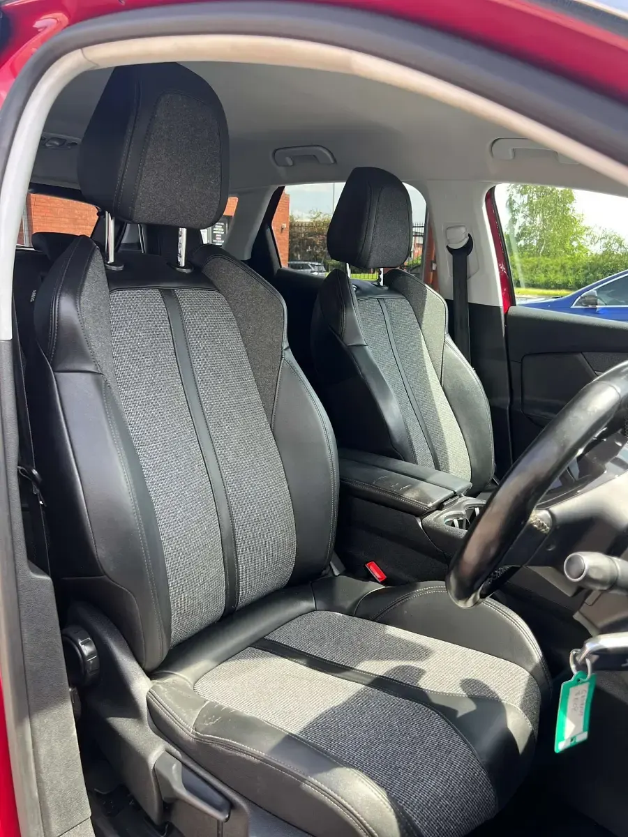 Used Peugeot 3008 Allure 130 HP (95 kW) 2019 Red SUV