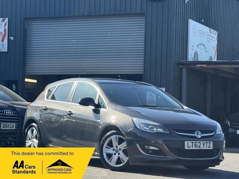 Second-hand Vauxhall Astra SRi 130 CP (95 kW) 2012 Gri Hatchback