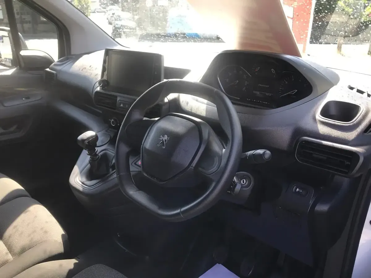 Used Peugeot Partner 2022 White MPV
