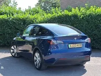 Used Tesla Model Y RWD 11 kW (15 HP) 2023 Blue SUV
