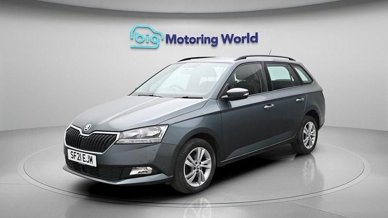 Used Skoda Fabia SE 95 HP (69 kW) 2021 Grey Estate