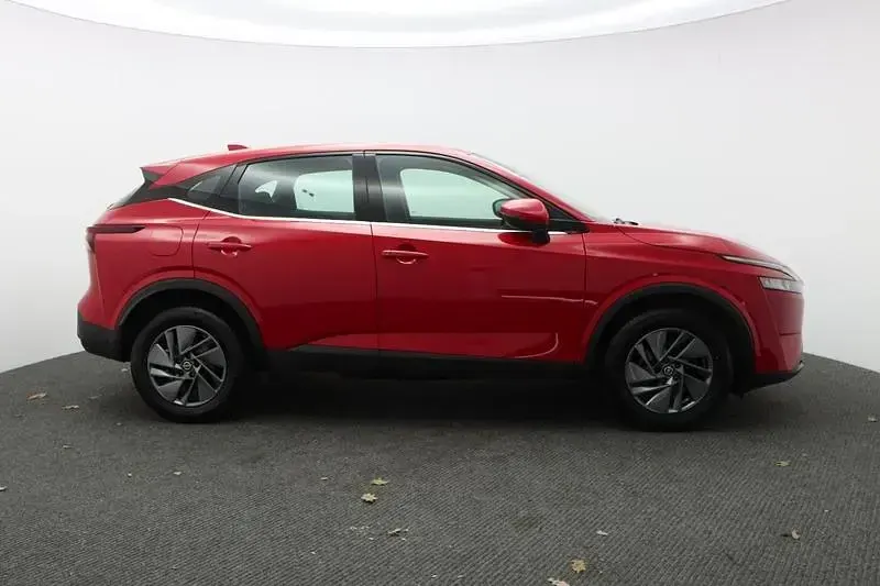 Używany Nissan Qashqai Acenta Premium 2022 Czerwony SUV