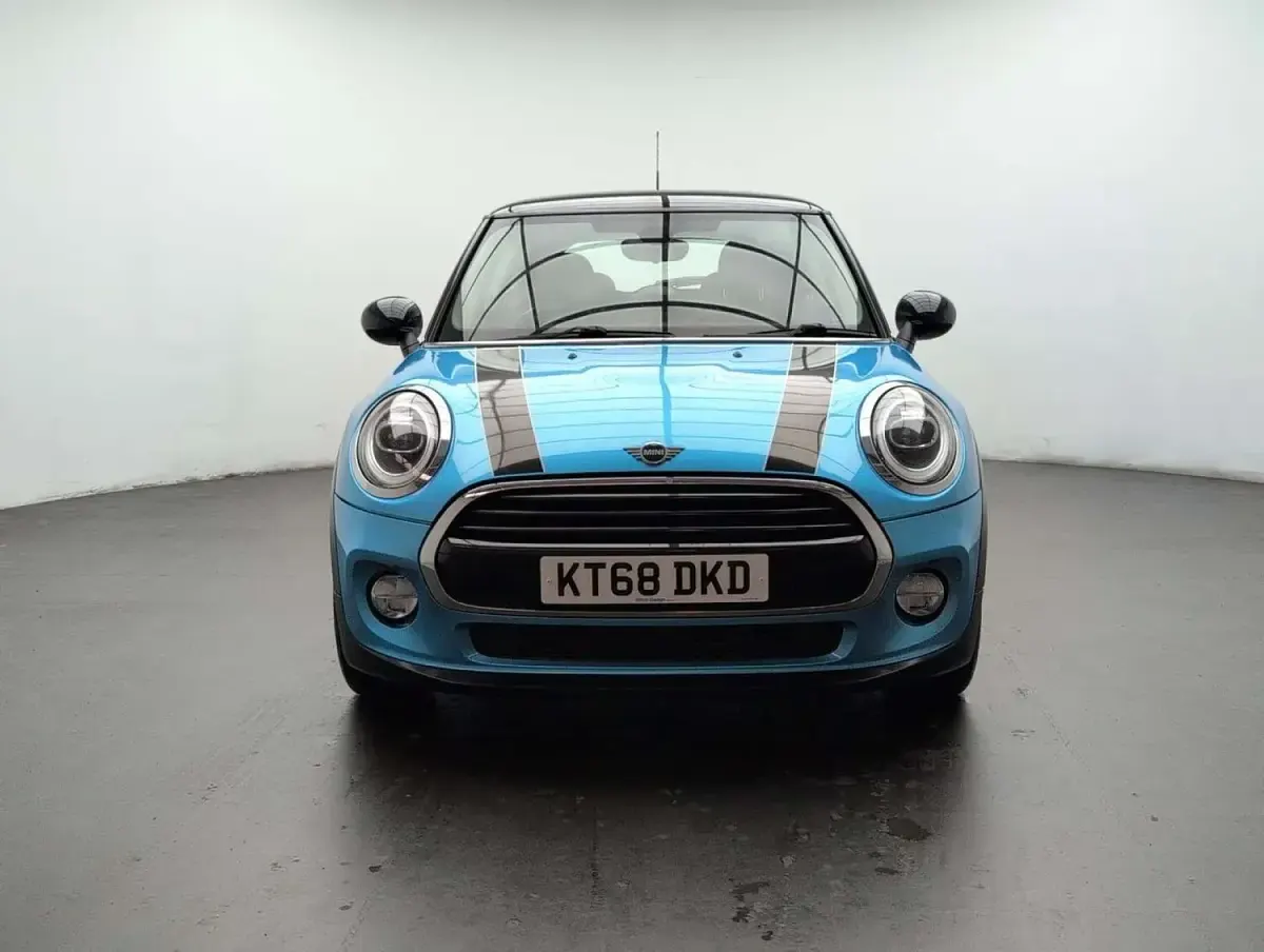 Used Mini Cooper Classic 2018 Blue Hatchback