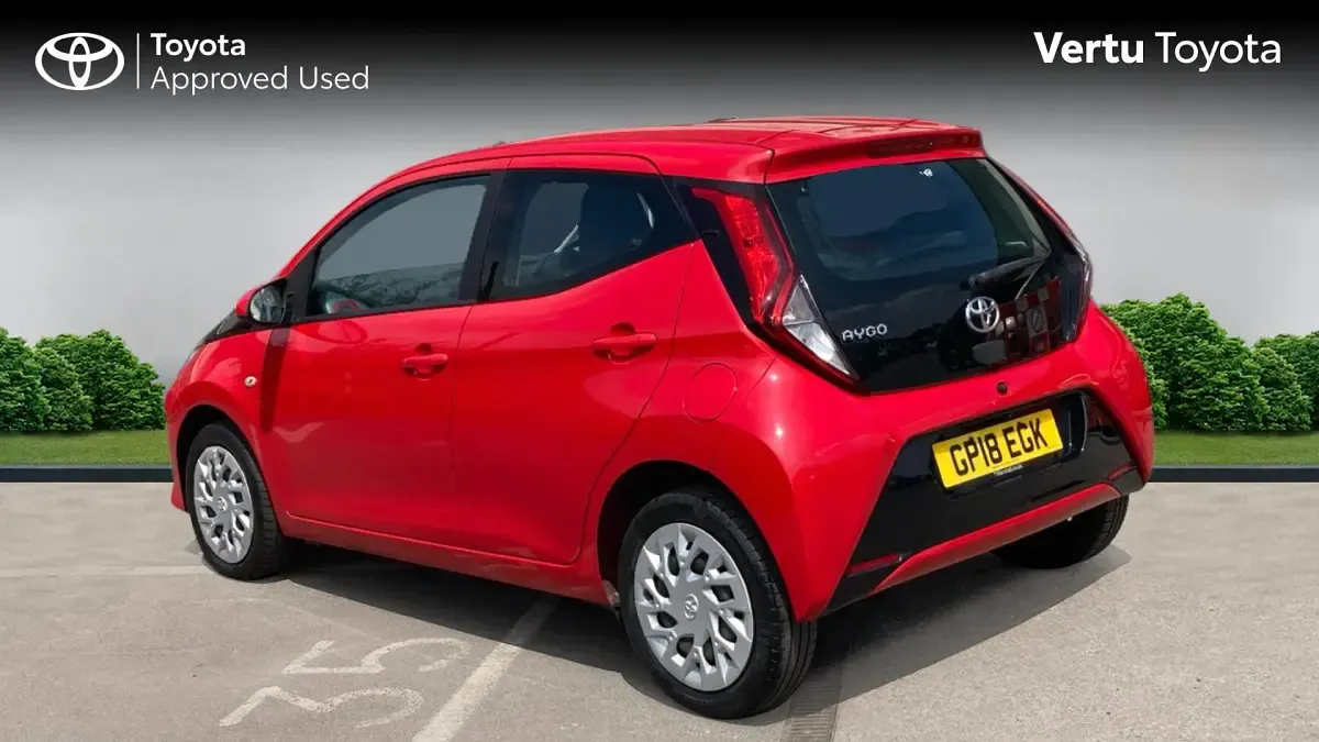 Used Toyota Aygo X-play 72 HP (52 kW) 2018 Red Hatchback
