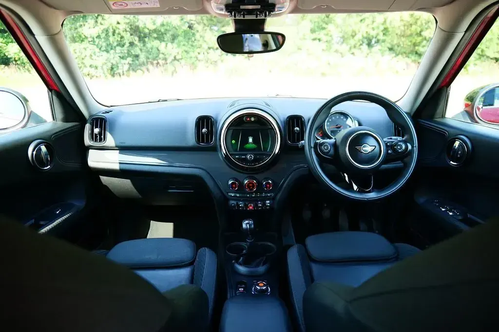 Used Mini Cooper 136 HP (100 kW) 2018 Red Hatchback